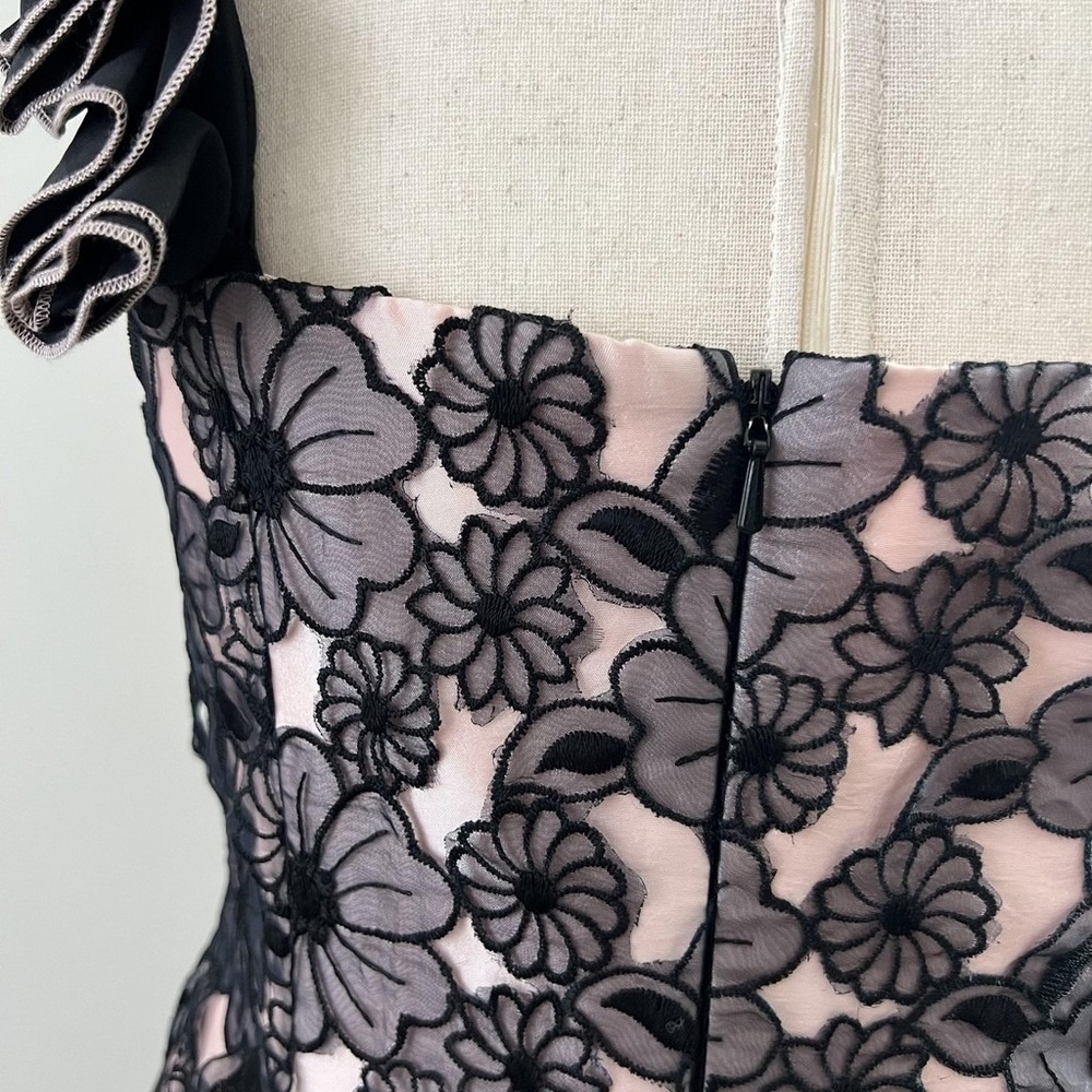 Sonia Peña Black Floral Lace Applique Dress US 6 Pink Satin One Shoulder Ruffle - Picture 6 of 9